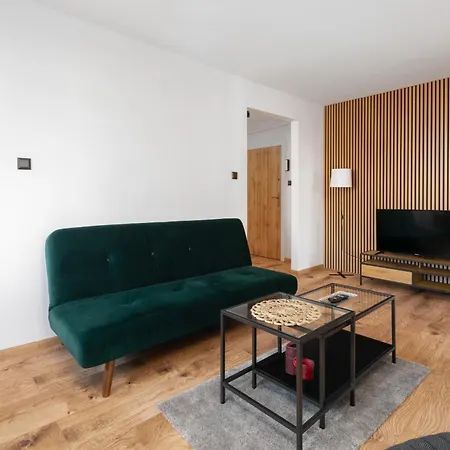 Διαμέρισμα Comfortable Two-bedroom By Renters