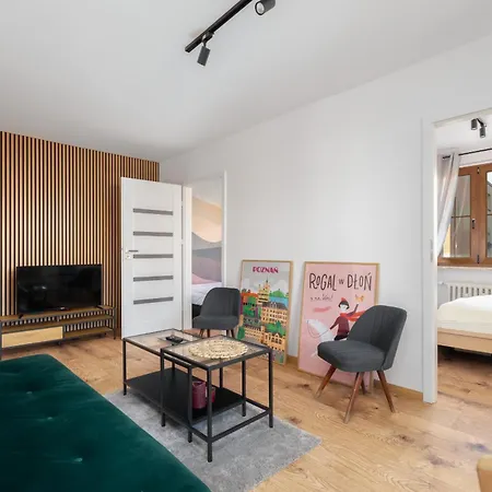 Διαμέρισμα Comfortable Two-bedroom By Renters