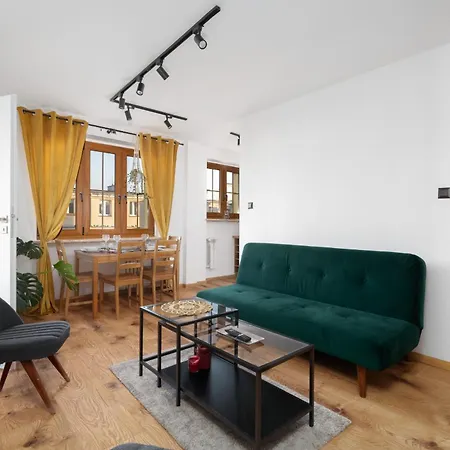 Comfortable Two-bedroom By Renters Poznań